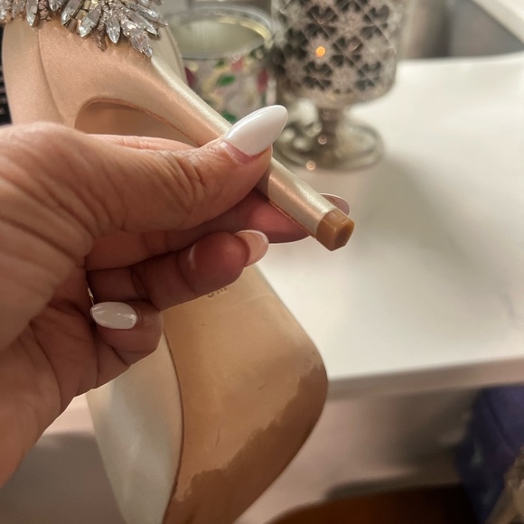 Ivory Badgley Mischka Kiara Peep-toe Pumps   Worn twice, Off-White / Cream. - Picture 3 of 9